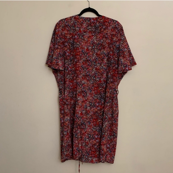 City Chic ditst floral faux wrap dress - Picture 8 of 8